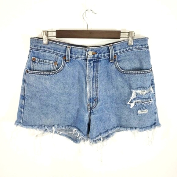LEVI'S - EUC, Relaxed Fit 550 Cutoff Jean Shorts, Size 34 - Picture 2 of 6